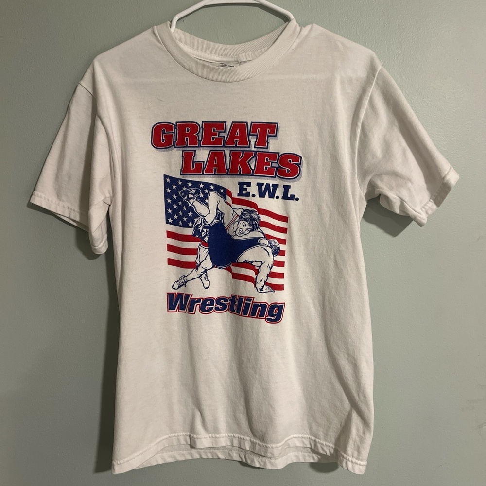 White vintage 90’s red and blue made in USA wrestling graphic tee men’s size S